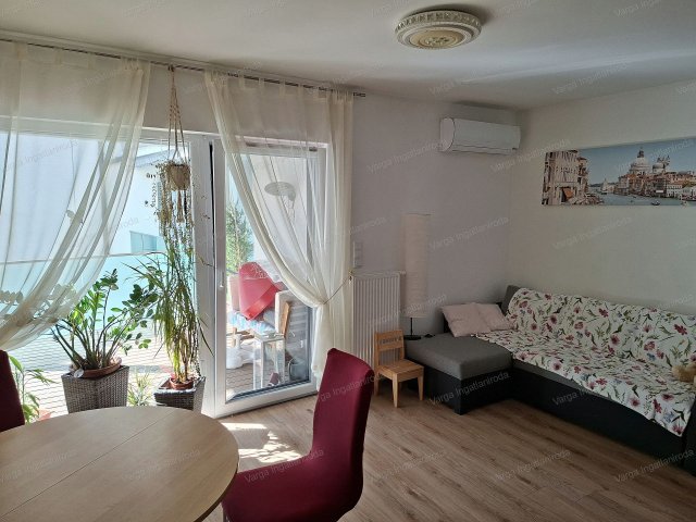 Kiadó téglalakás, albérlet, Sopronban 240 E Ft / hó, 3 szobás