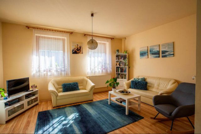 Eladó családi ház, Szigetszentmiklóson 97.6 M Ft, 4+1 szobás