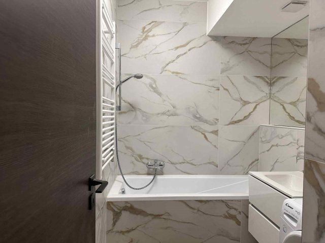 Eladó téglalakás, Budapesten, IV. kerületben, Ezred utcában