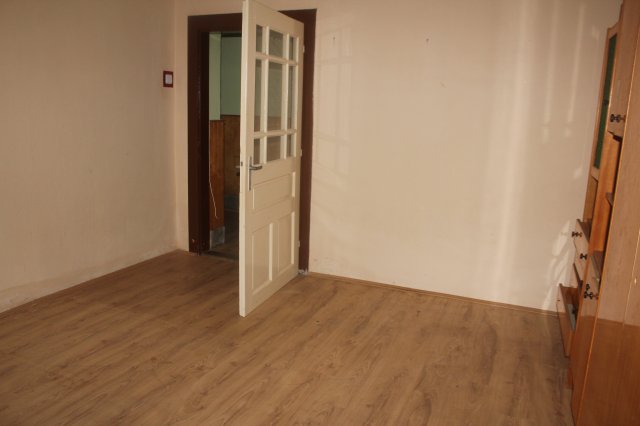 Eladó családi ház, Nemesgörzsönyön 30 M Ft, 3 szobás