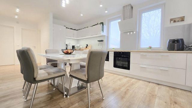 Eladó családi ház, Törökbálinton 198 M Ft, 3+1 szobás