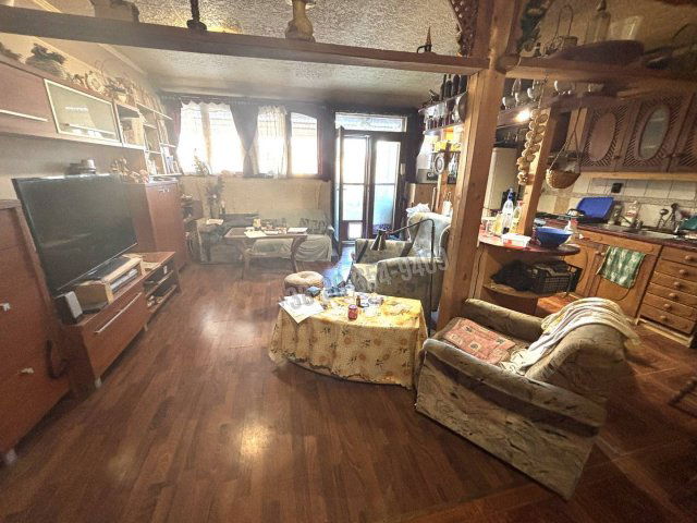 Eladó családi ház, Vácon 99 M Ft, 5 szobás