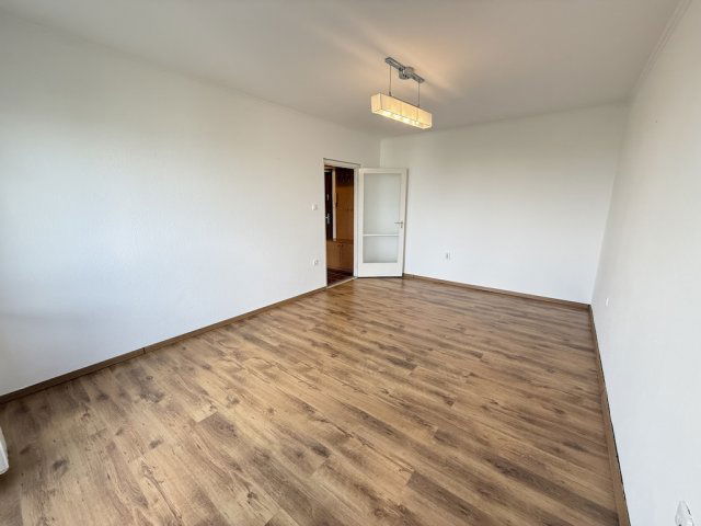 Kiadó panellakás, albérlet, Pakson 130 E Ft / hó, 2 szobás