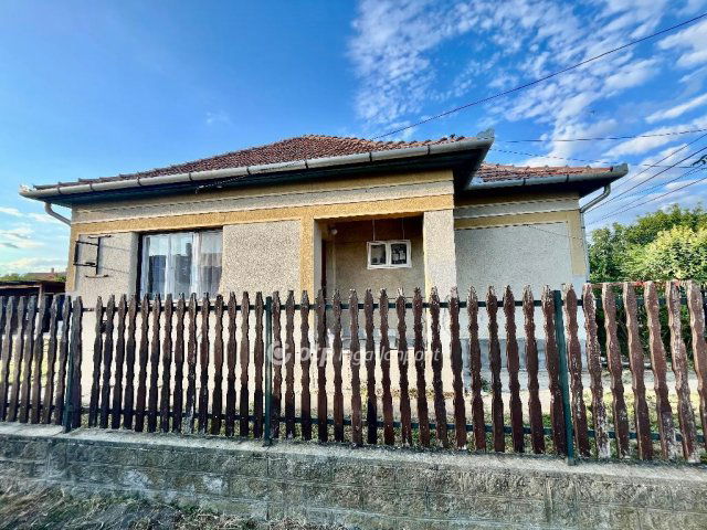 Eladó családi ház, Jászapátiban 18.9 M Ft, 3 szobás