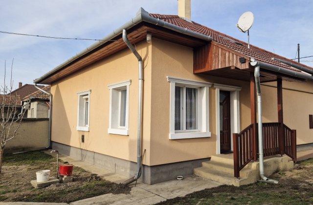 Eladó családi ház, Városföldön 58 M Ft, 2 szobás