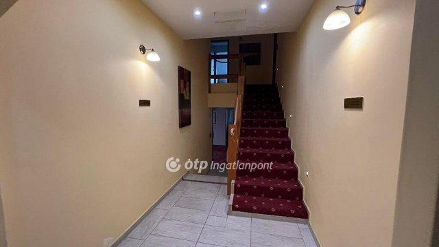 Eladó hotel, Velencén 990 M Ft / költözzbe.hu