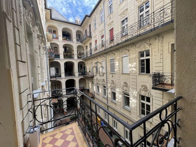 Eladó téglalakás, Budapesten, VII. kerületben 69.9 M Ft