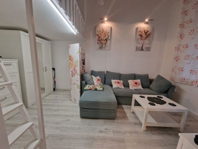 Eladó téglalakás, Budapesten, VI. kerületben 0.24 M Ft, 1 szobás