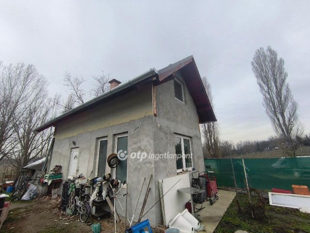 Eladó nyaraló, Baracskán 29.9 M Ft, 1+3 szobás