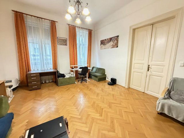 Eladó téglalakás, Budapesten, VI. kerületben, Izabella utcában