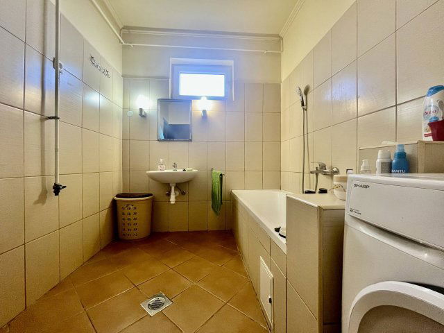 Eladó családi ház, Gyulán 83.9 M Ft, 5 szobás