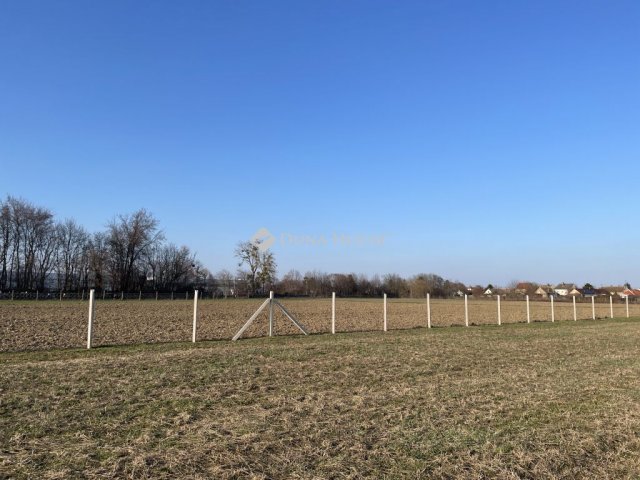 Kiadó telek, Gyöngyösfaluban 395 E Ft / hó