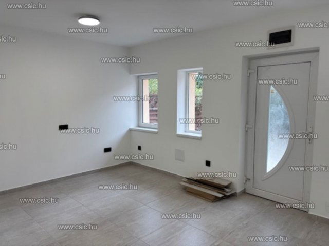 Eladó családi ház, Budapesten, III. kerületben 69.9 M Ft