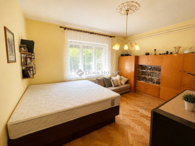 Eladó családi ház, Budapesten, XVI. kerületben 127.5 M Ft