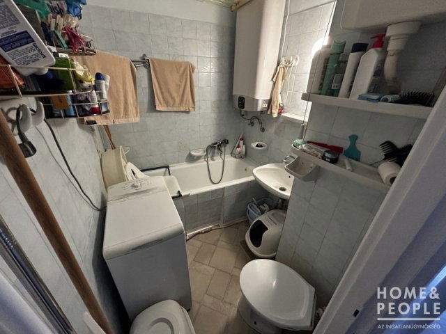 Eladó téglalakás, Szegeden 49.99 M Ft, 2 szobás