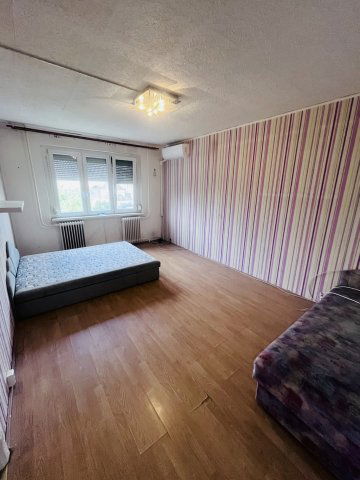 Eladó panellakás, Dunaújvárosban 21 M Ft, 1+1 szobás