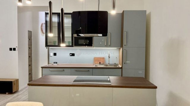 Eladó téglalakás, Budapesten, VI. kerületben 120 M Ft, 3 szobás