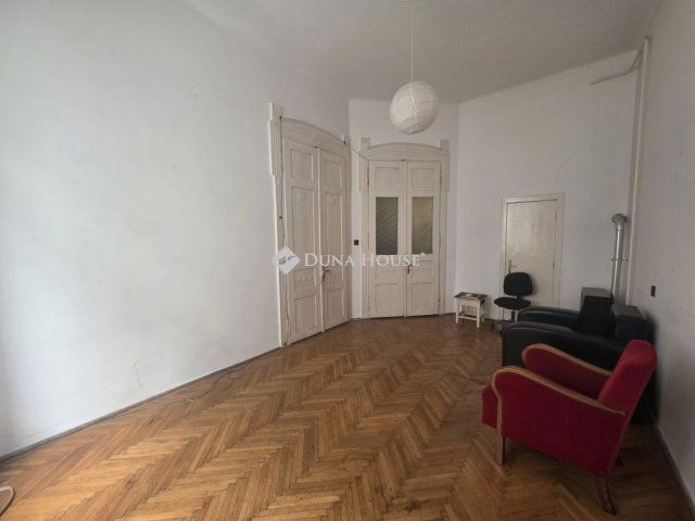 Eladó téglalakás, Budapesten, VIII. kerületben 130 M Ft