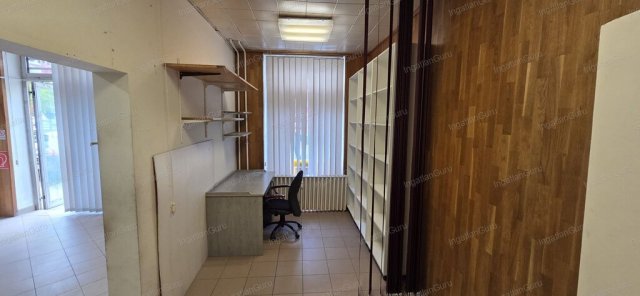 Kiadó üzlethelyiség, Kecskeméten 180 E Ft / hó, 3 szobás