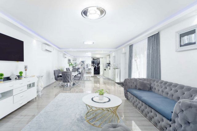 Eladó családi ház, Jánossomorján 99.9 M Ft, 3 szobás