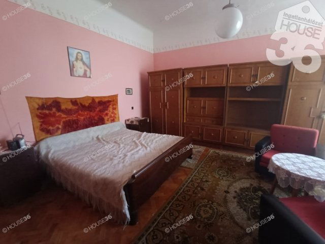 Eladó téglalakás, Kiskunfélegyházán 25 M Ft, 2 szobás