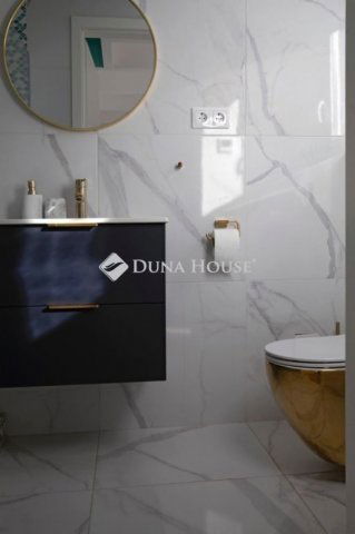 Eladó téglalakás, Budapesten, V. kerületben 79.9 M Ft