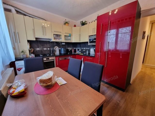 Eladó téglalakás, Gyulán 44.99 M Ft, 2 szobás