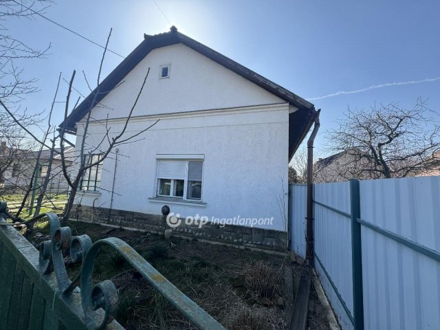 Eladó családi ház, Tiszafüreden 47 M Ft, 3 szobás