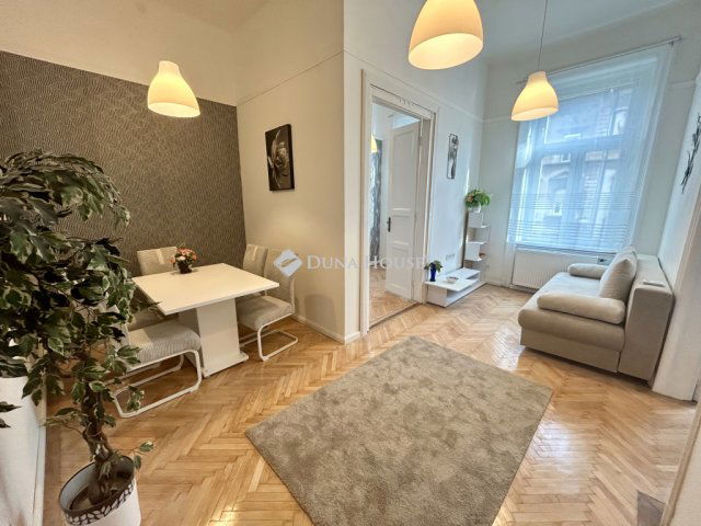 Eladó téglalakás, Budapesten, VII. kerületben 89.9 M Ft