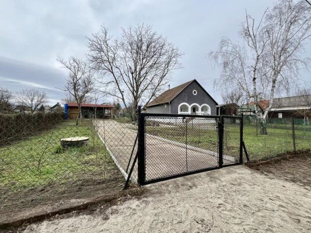 Eladó nyaraló, Tóalmáson 10.9 M Ft, 1 szobás