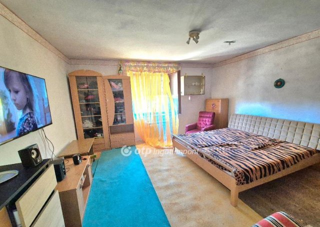Eladó családi ház, Előszálláson 17.5 M Ft, 2 szobás