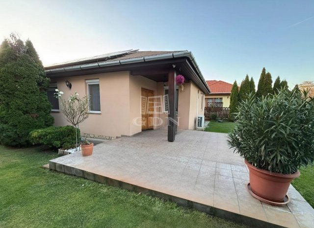 Eladó családi ház, Inárcson 91.8 M Ft, 3 szobás