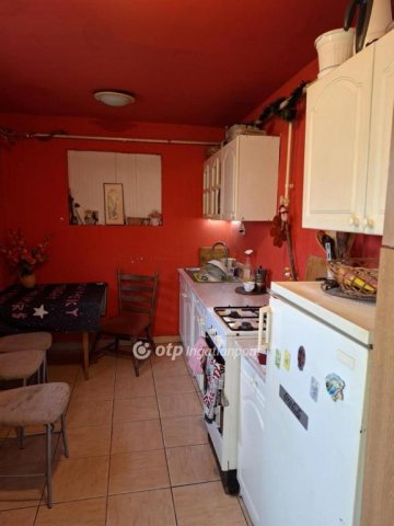 Eladó családi ház, Hajdúböszörményen 35 M Ft, 1+1 szobás