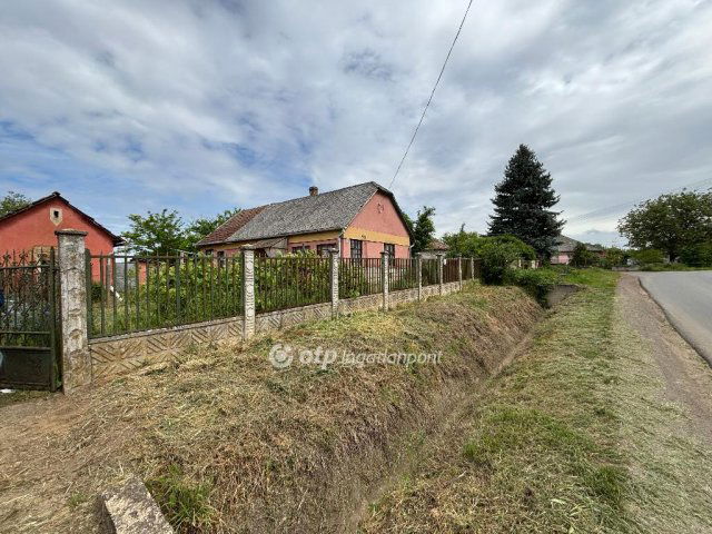 Eladó családi ház, Nyírtasson 5.5 M Ft, 2 szobás
