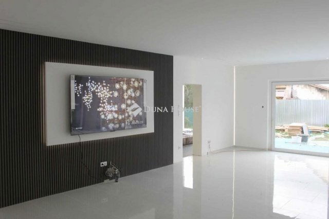 Eladó családi ház, Budakalászon 224 M Ft, 4 szobás