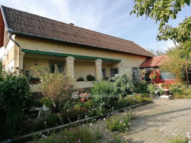 Eladó családi ház, Egyeken 25.5 M Ft, 2 szobás