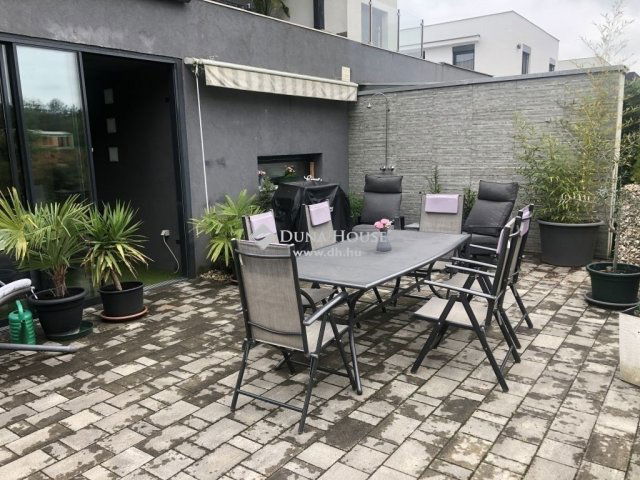 Eladó ikerház, Mogyoródon 194.95 M Ft, 4 szobás