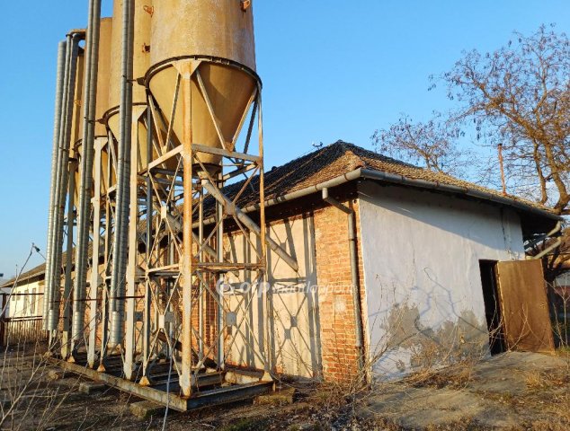 Eladó ipari ingatlan, Csongrádon 70 M Ft / költözzbe.hu