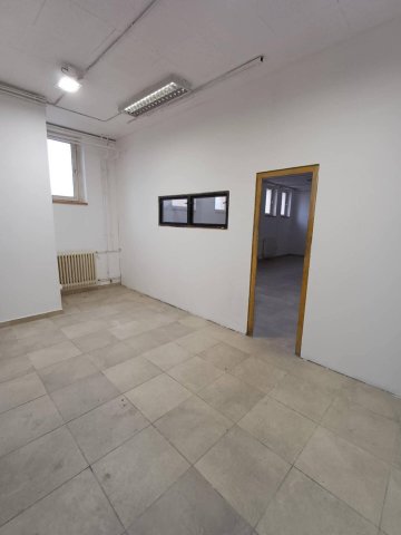 Kiadó ipari ingatlan, Solymáron 180 E Ft / hó