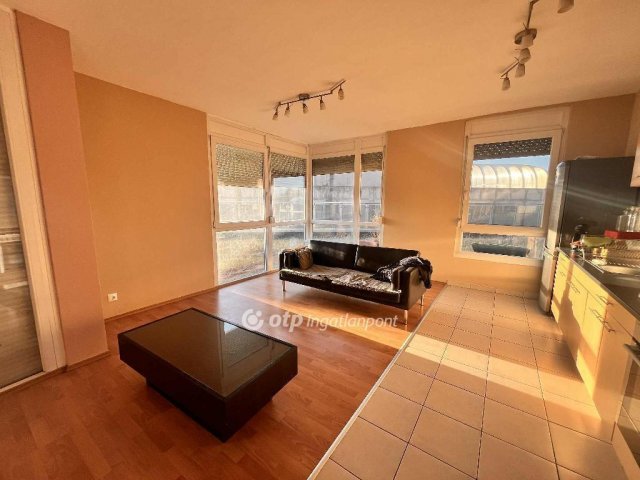 Eladó téglalakás, Budapesten, XXI. kerületben 99.9 M Ft