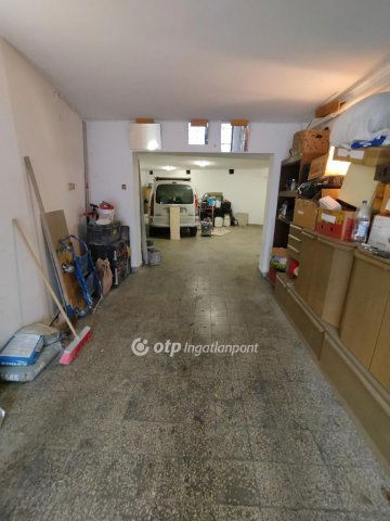 Eladó garázs, Pécsett 41.5 M Ft / költözzbe.hu