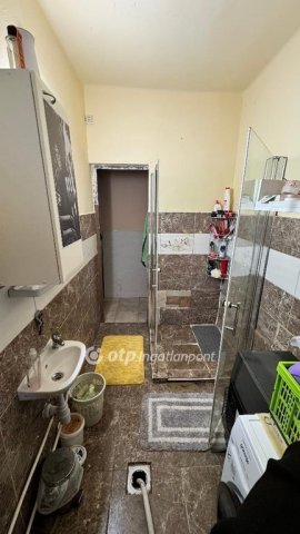 Eladó családi ház, Marcaltőn 20.9 M Ft, 4 szobás