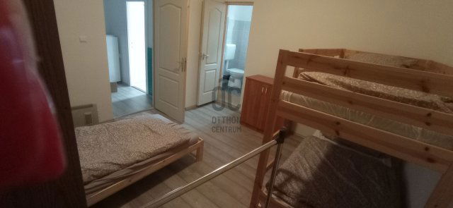 Kiadó téglalakás, albérlet, Gödön 650 E Ft / hó, 4 szobás