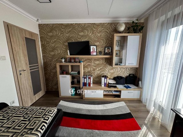 Eladó családi ház, Debrecenben 249.999 M Ft, 6 szobás