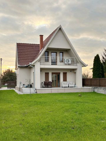 Eladó családi ház, Poroszlón 58 M Ft, 4 szobás