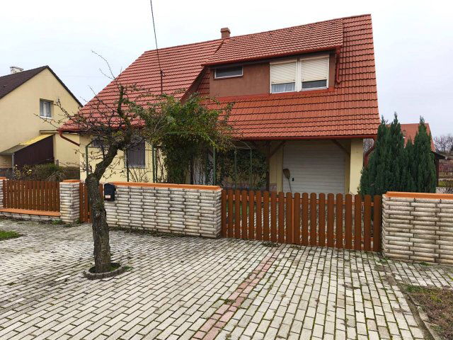 Eladó családi ház, Rácalmáson 98.9 M Ft, 4+1 szobás