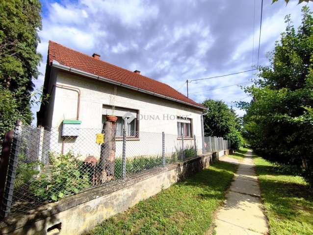 Eladó családi ház, Egyházaskozáron 28 M Ft, 4 szobás
