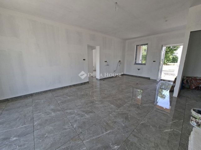 Eladó ikerház, Szadán 99.999 M Ft, 5 szobás