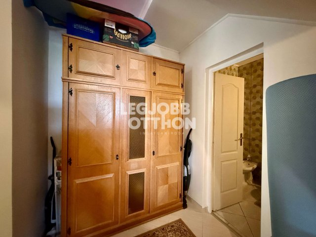 Kiadó családi ház, albérlet, Cegléden 220 E Ft / hó, 4 szobás