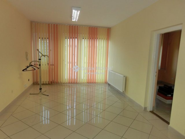 Eladó téglalakás, Kecskeméten 110 M Ft, 5 szobás